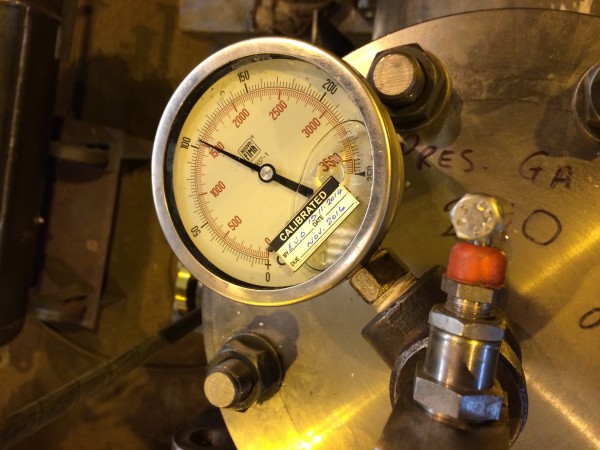 Hydrostatic pressure testing of vessels